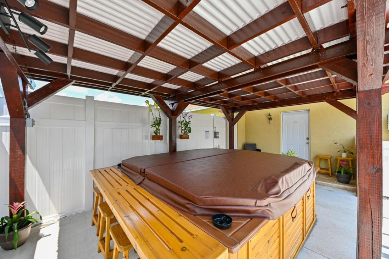 Paradise In Brandon With Luxurious 6 Person Spa Bagian luar foto