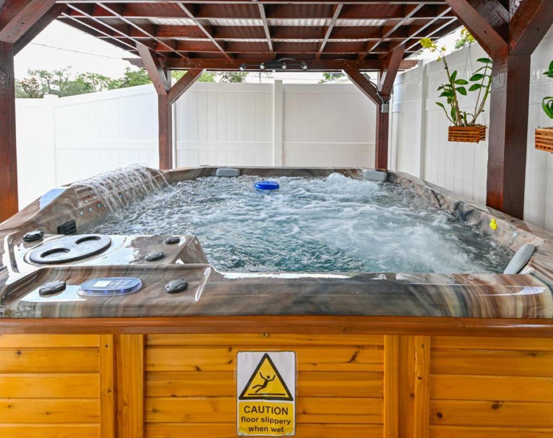 Paradise In Brandon With Luxurious 6 Person Spa Bagian luar foto